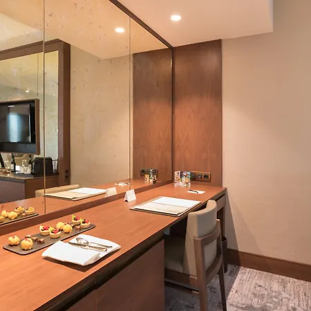 Intercontinental By Ihg Otel