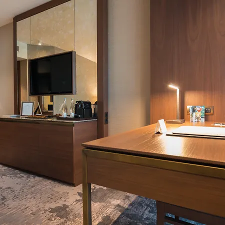 Intercontinental By Ihg 5*