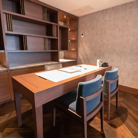 Intercontinental By Ihg Otel