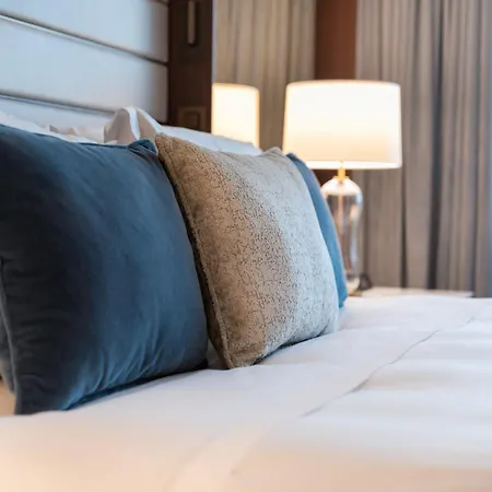 Intercontinental By Ihg 5*